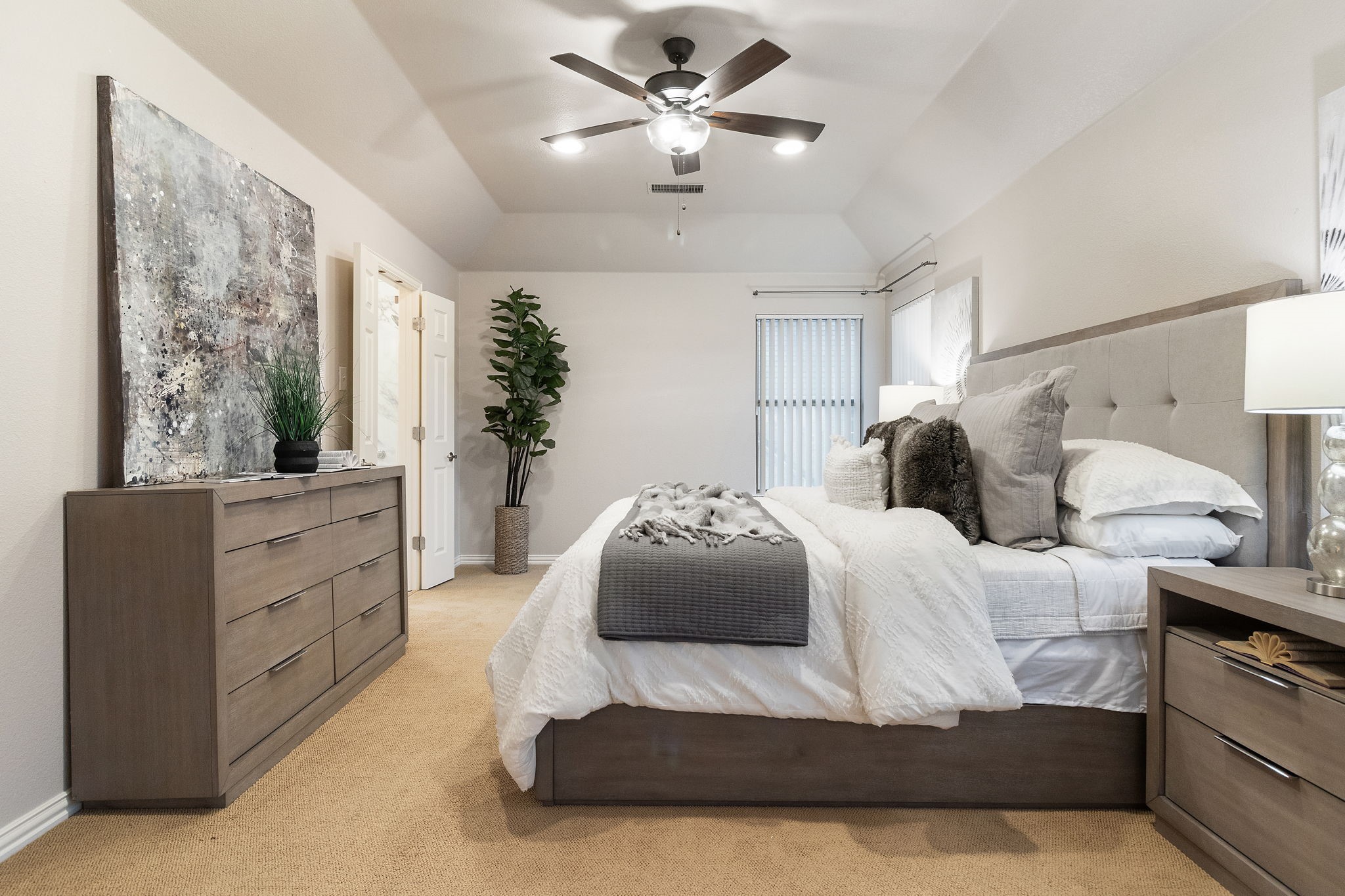 8516 Sunset Cove Court