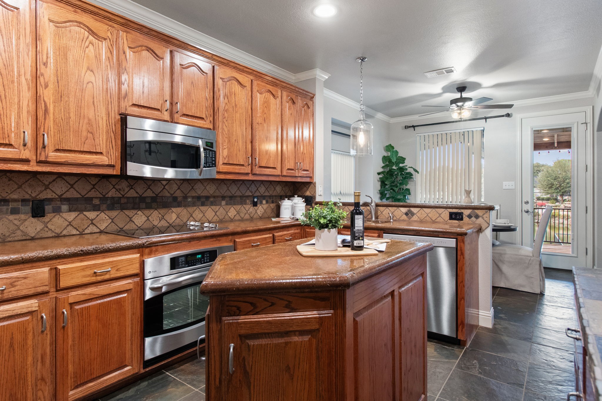 8516 Sunset Cove Court