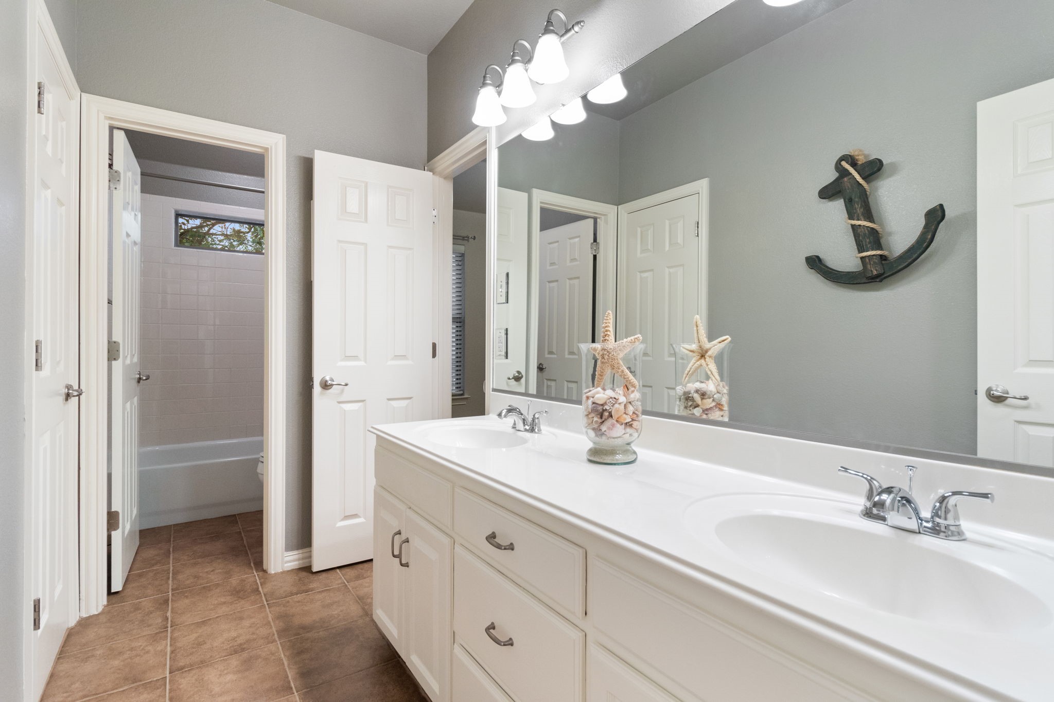 8516 Sunset Cove Court
