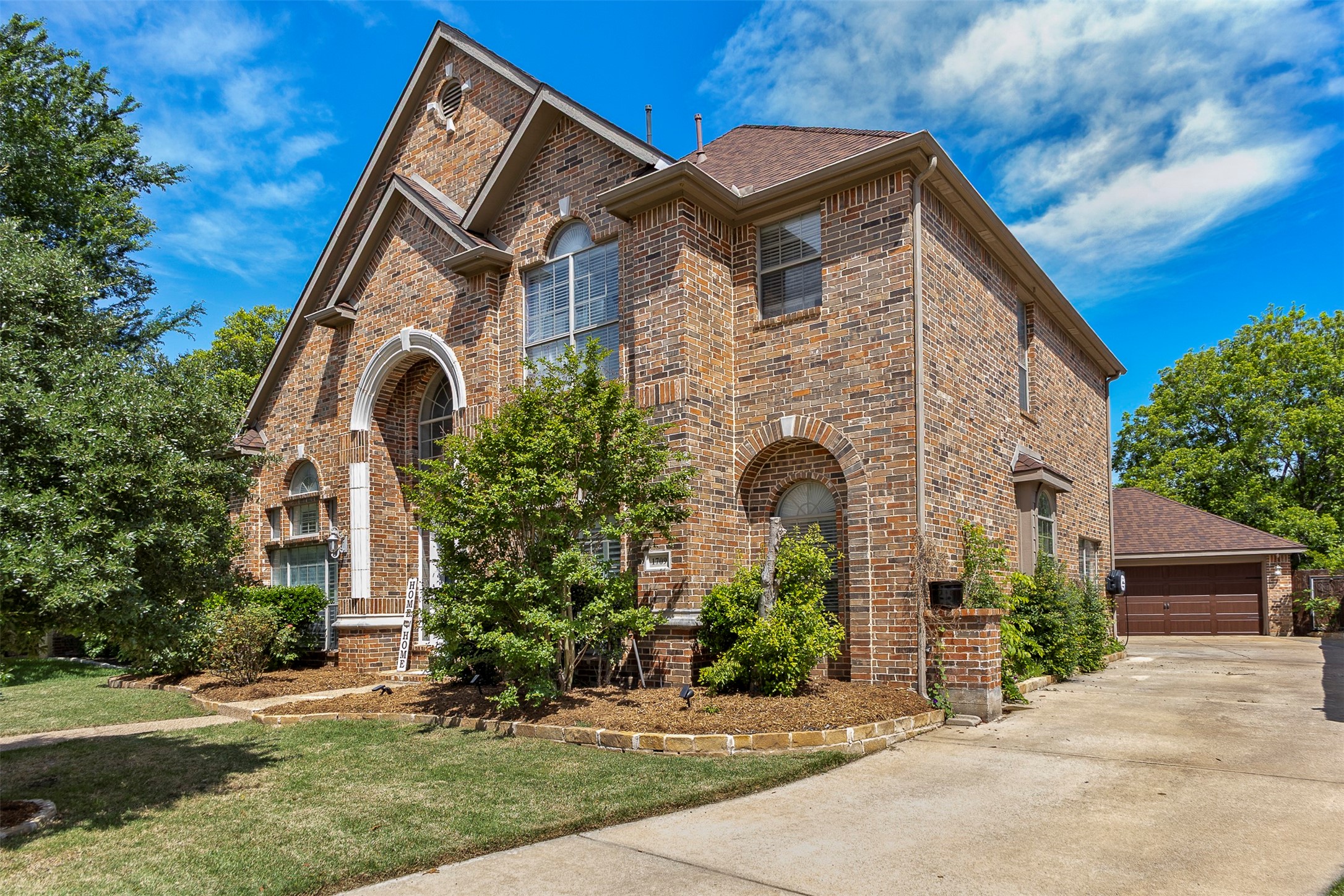 1709 Rosebriar Lane