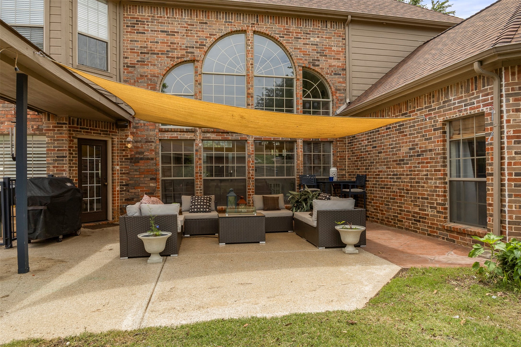 1709 Rosebriar Lane
