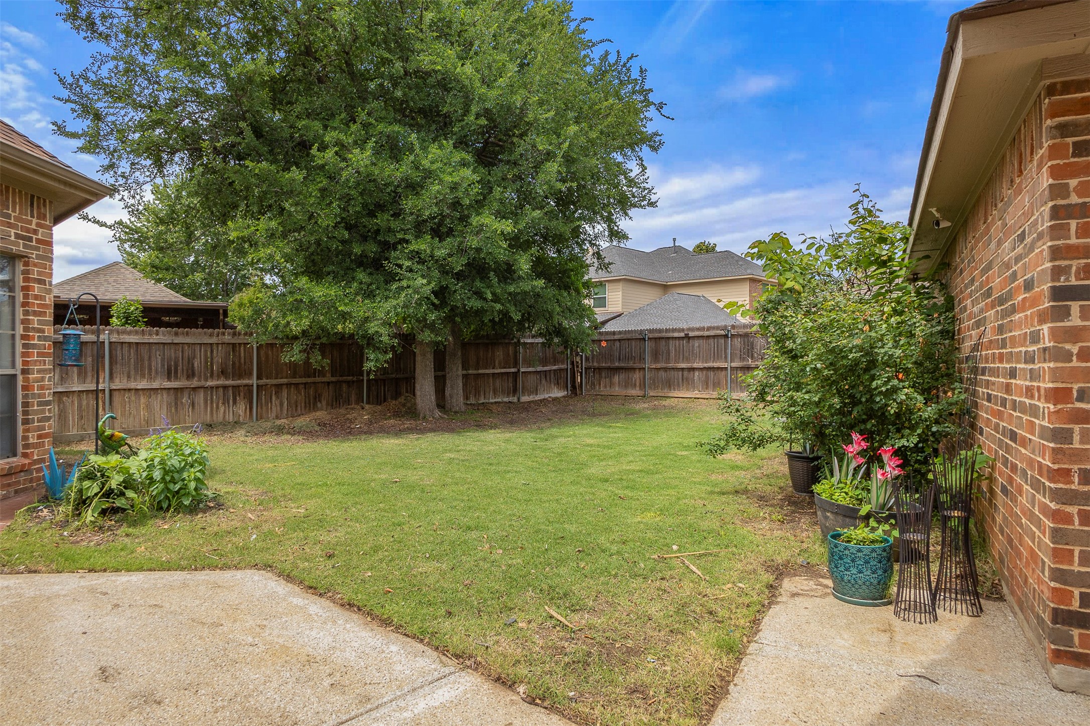 1709 Rosebriar Lane