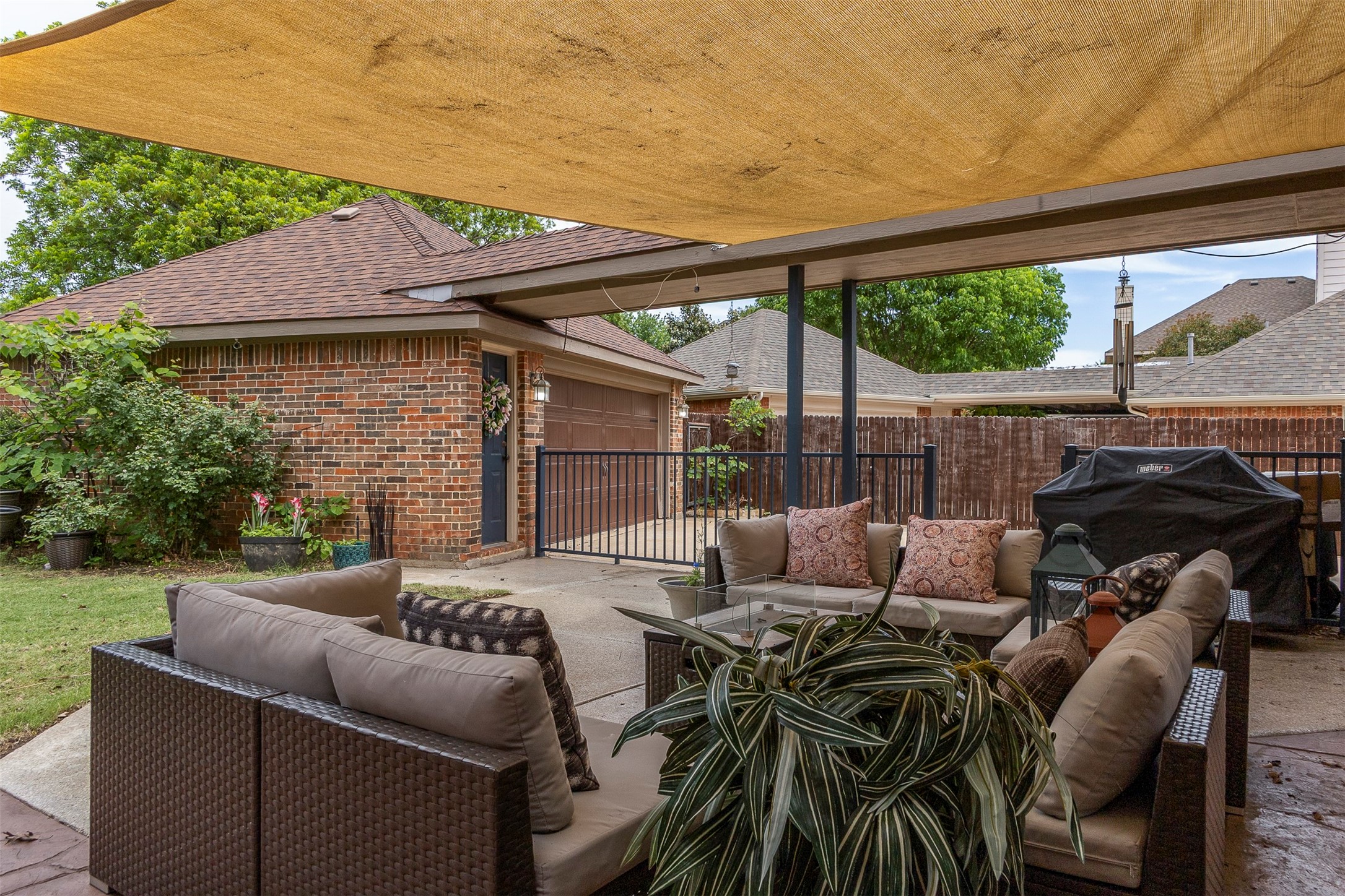 1709 Rosebriar Lane