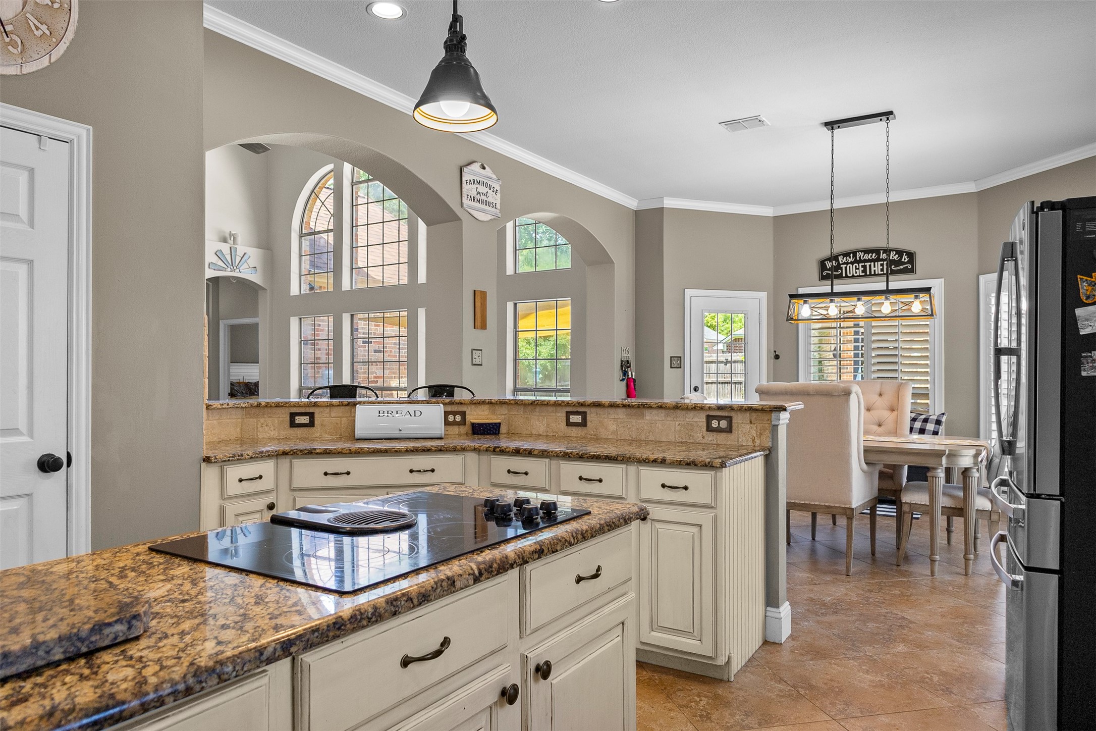 1709 Rosebriar Lane