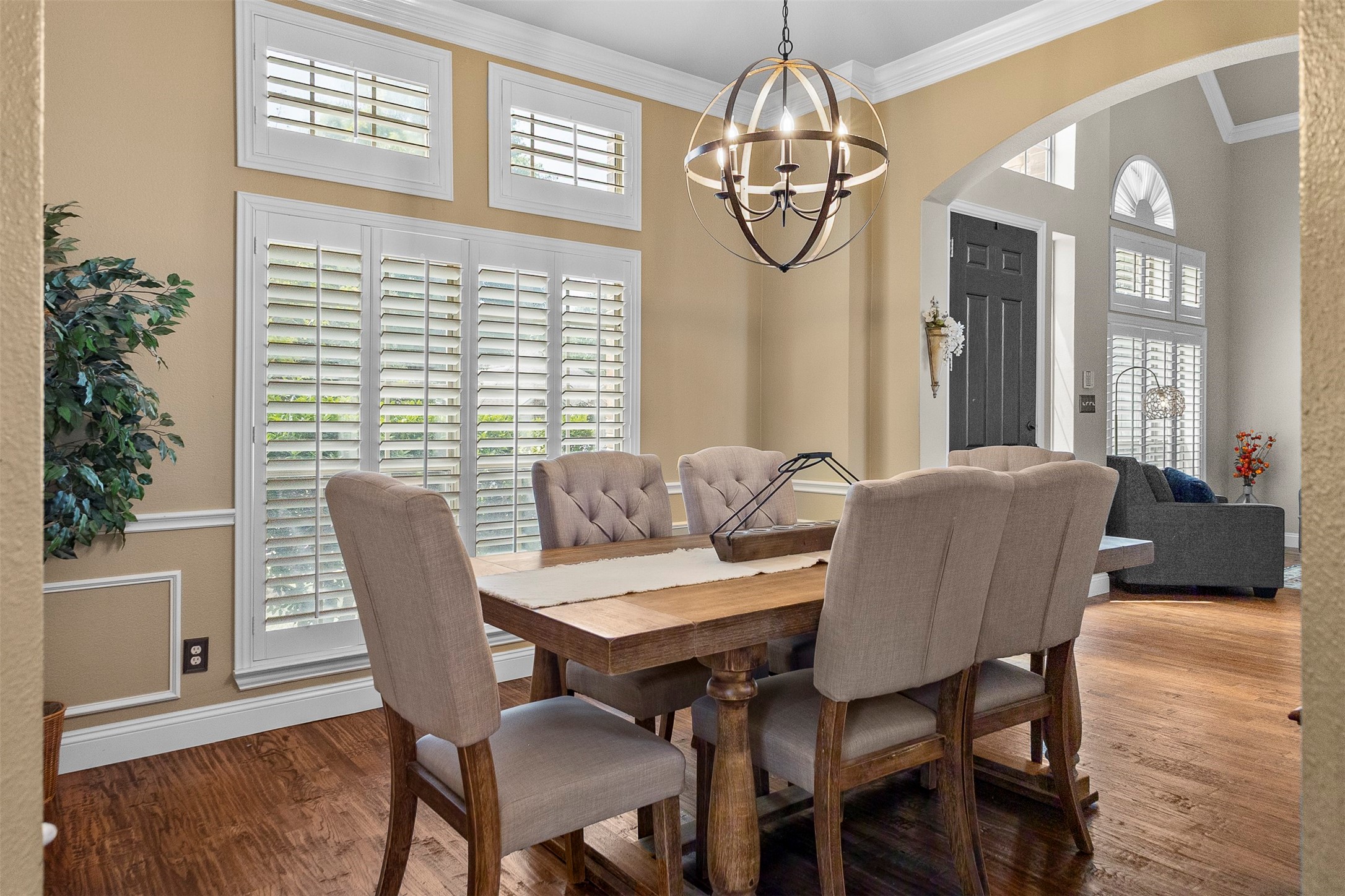 1709 Rosebriar Lane
