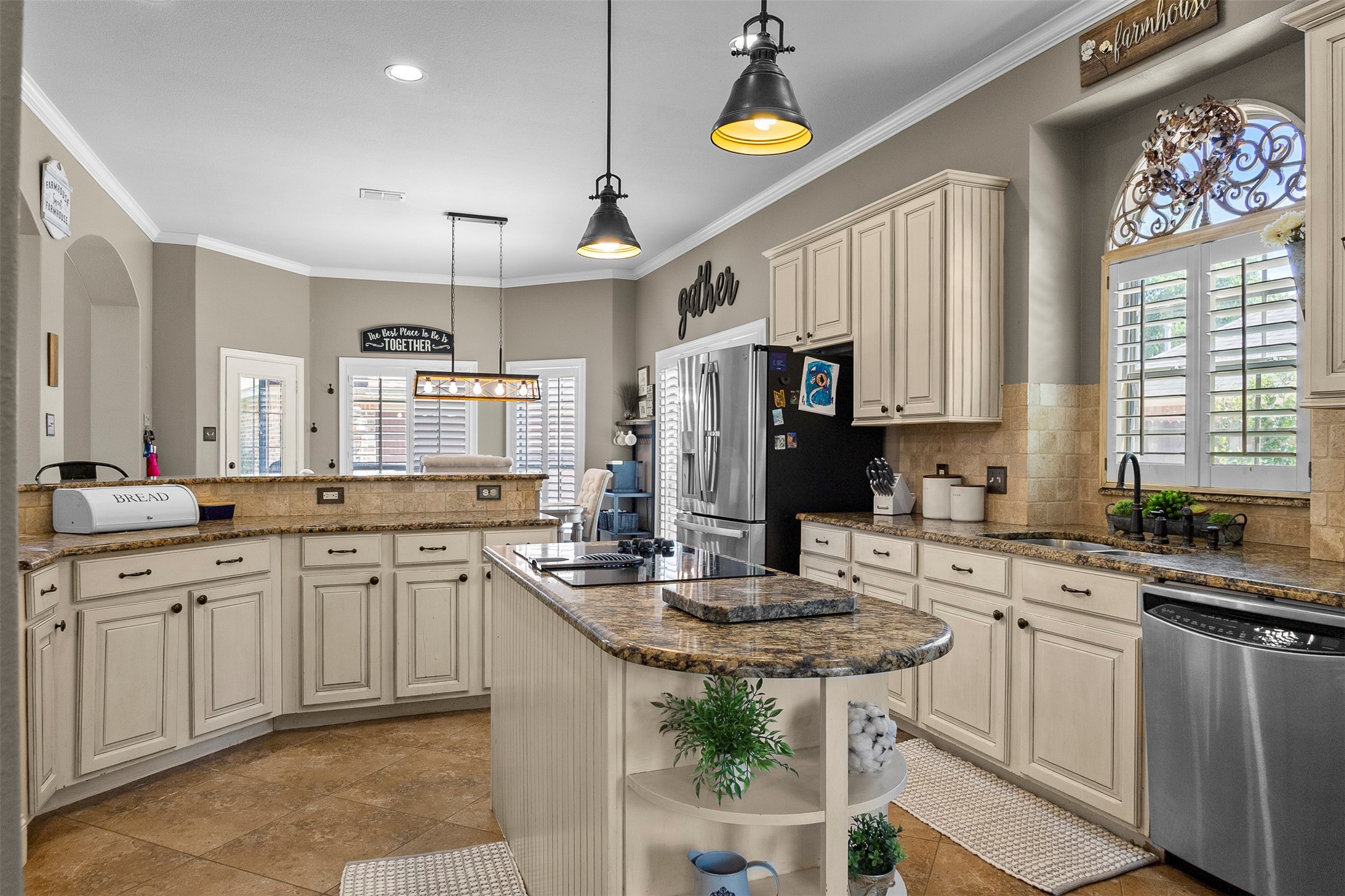 1709 Rosebriar Lane