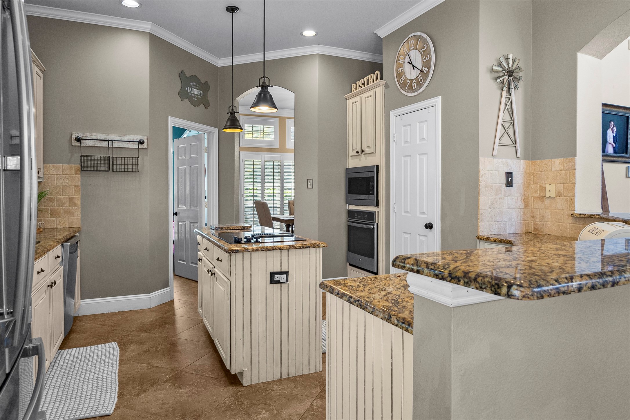 1709 Rosebriar Lane
