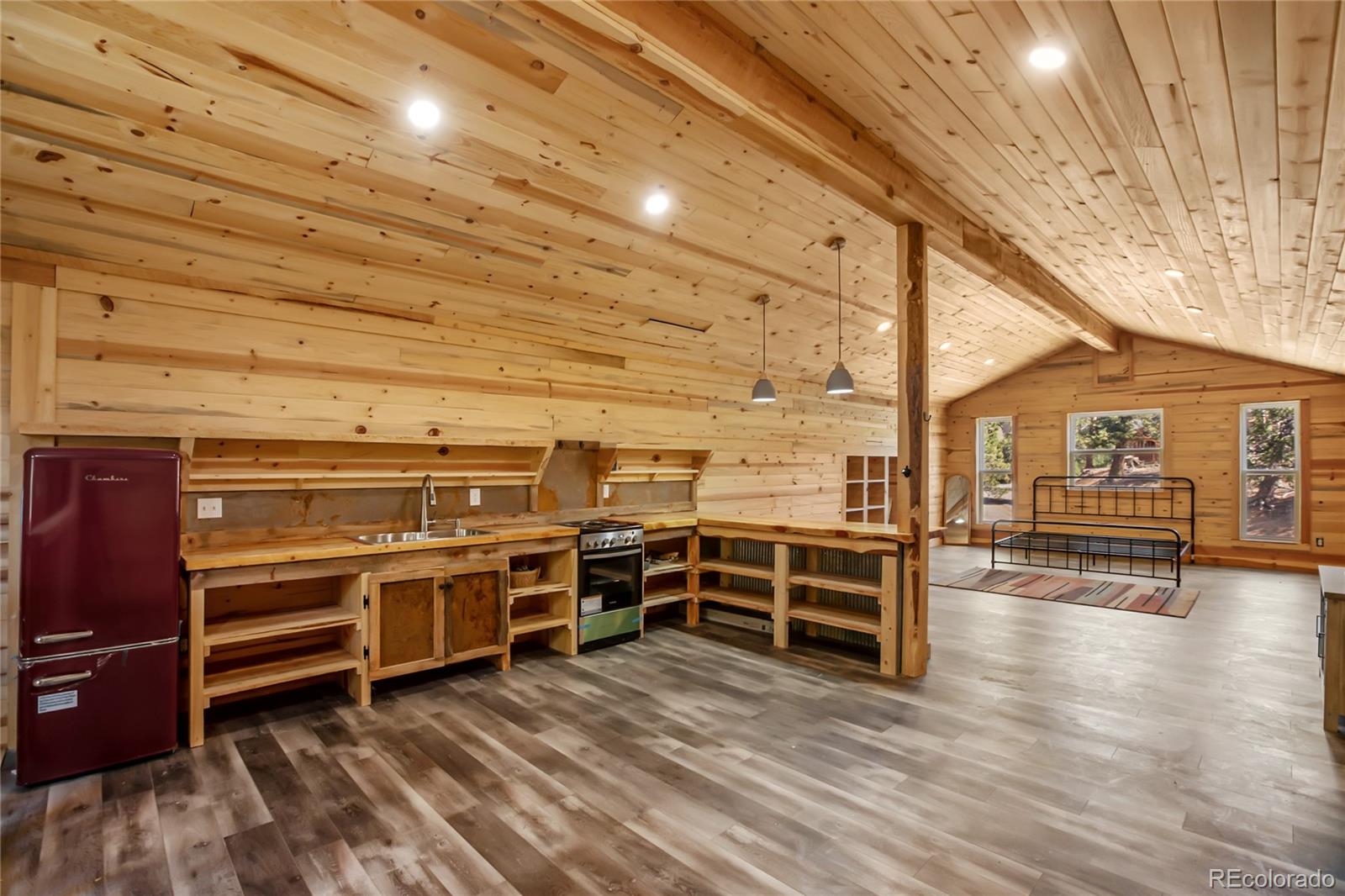 616 Summit Road
