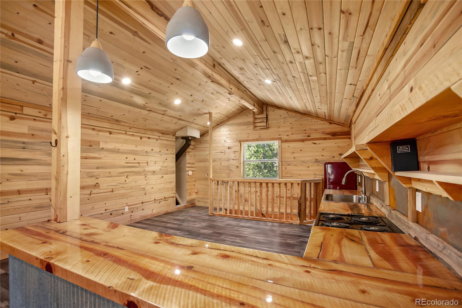 616 Summit Road