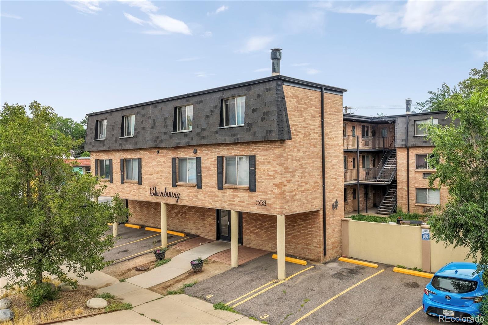 558 N Washington Street Unit: 203