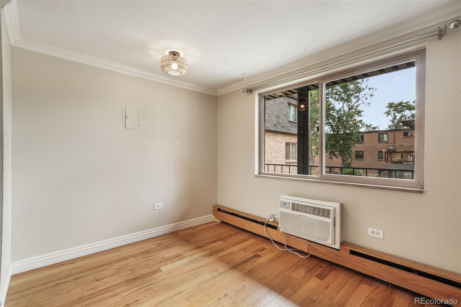 558 N Washington Street Unit: 203