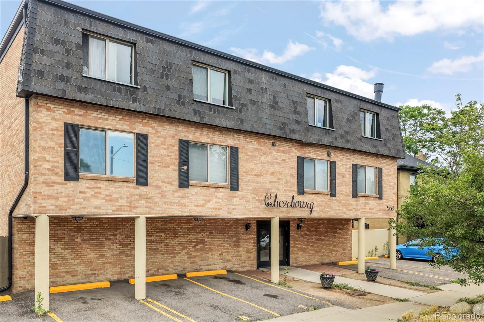 558 N Washington Street Unit: 203