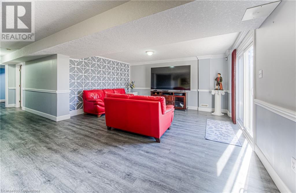 900 DOON VILLAGE Road Unit# 4