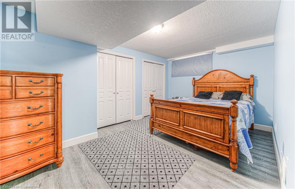 900 DOON VILLAGE Road Unit# 4