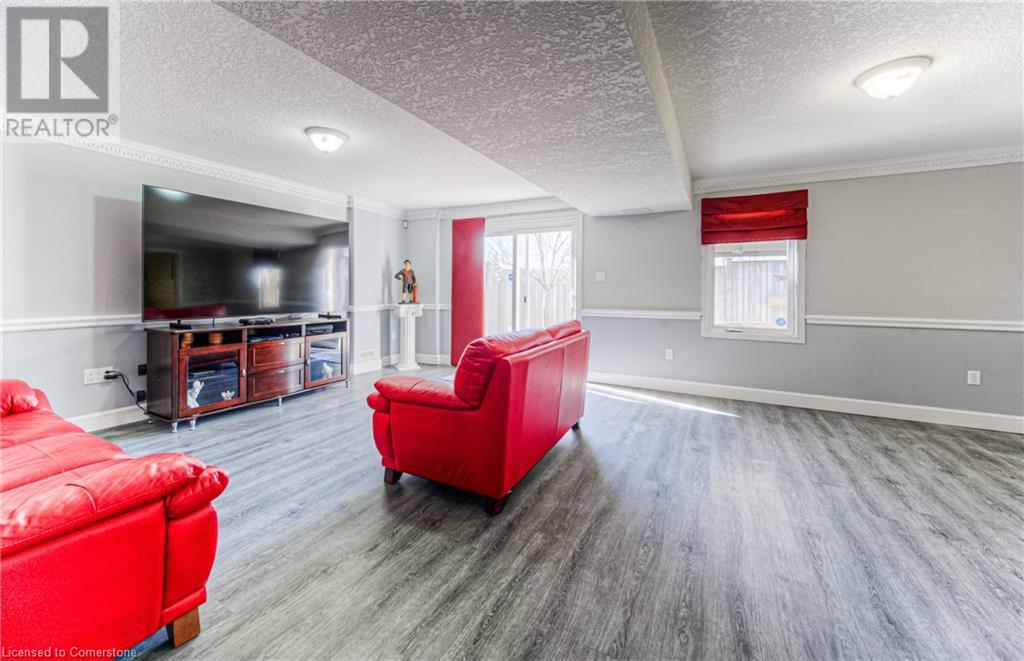 900 DOON VILLAGE Road Unit# 4