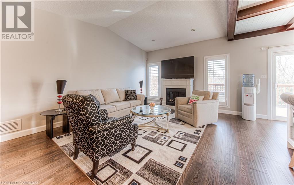 900 DOON VILLAGE Road Unit# 4