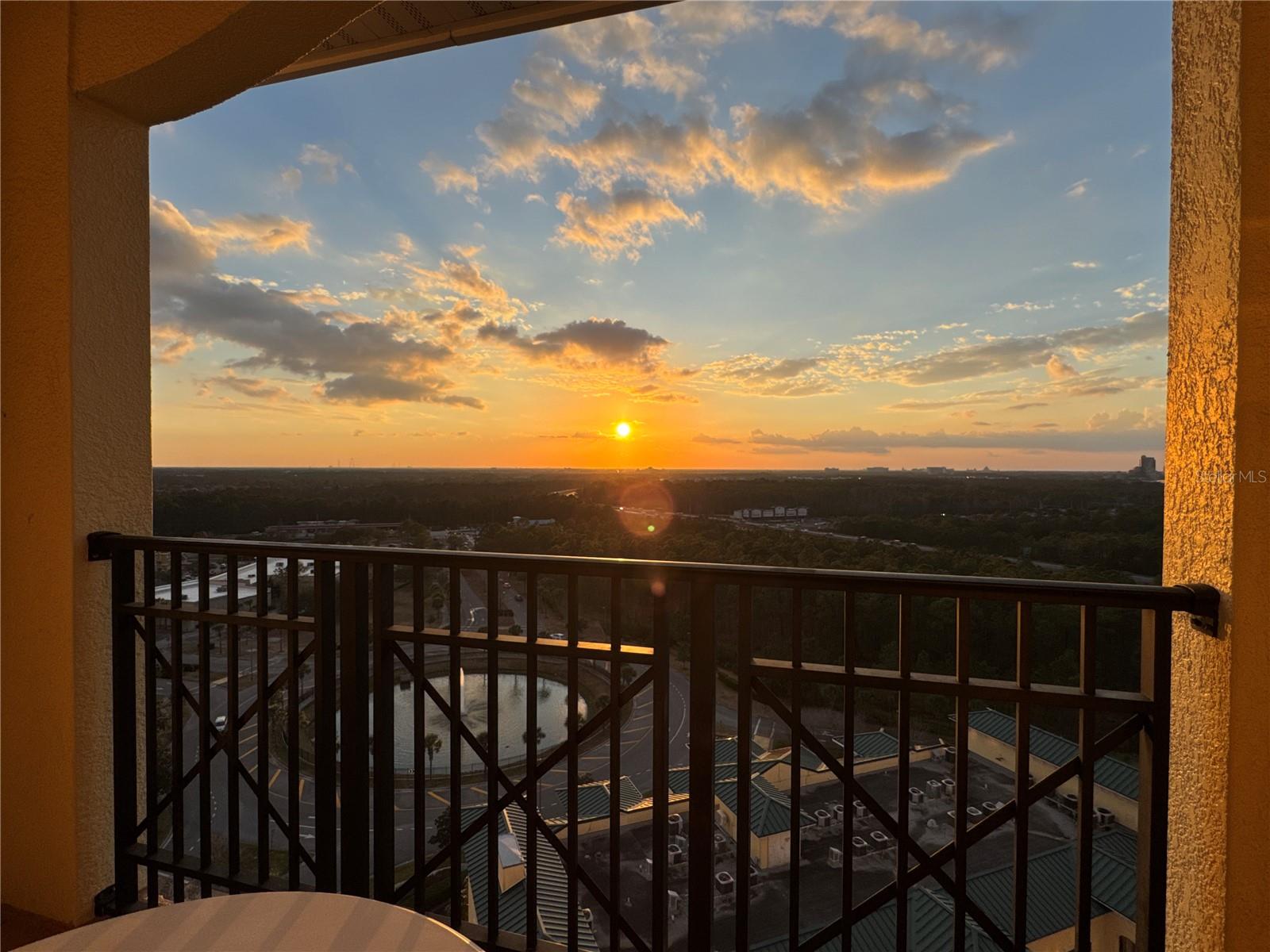 8101 RESORT VILLAGE DR #31502