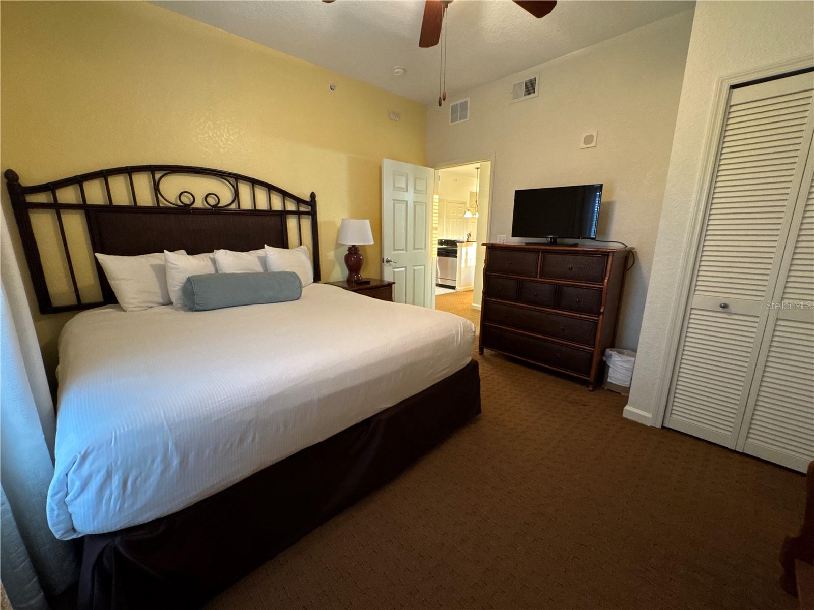 8101 RESORT VILLAGE DR #31502