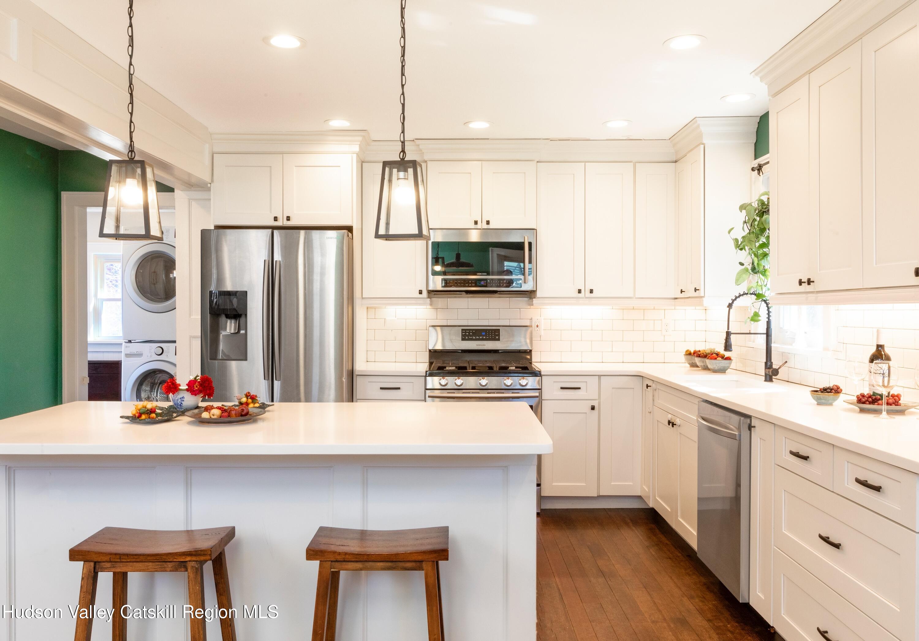 40 S Manheim Boulevard