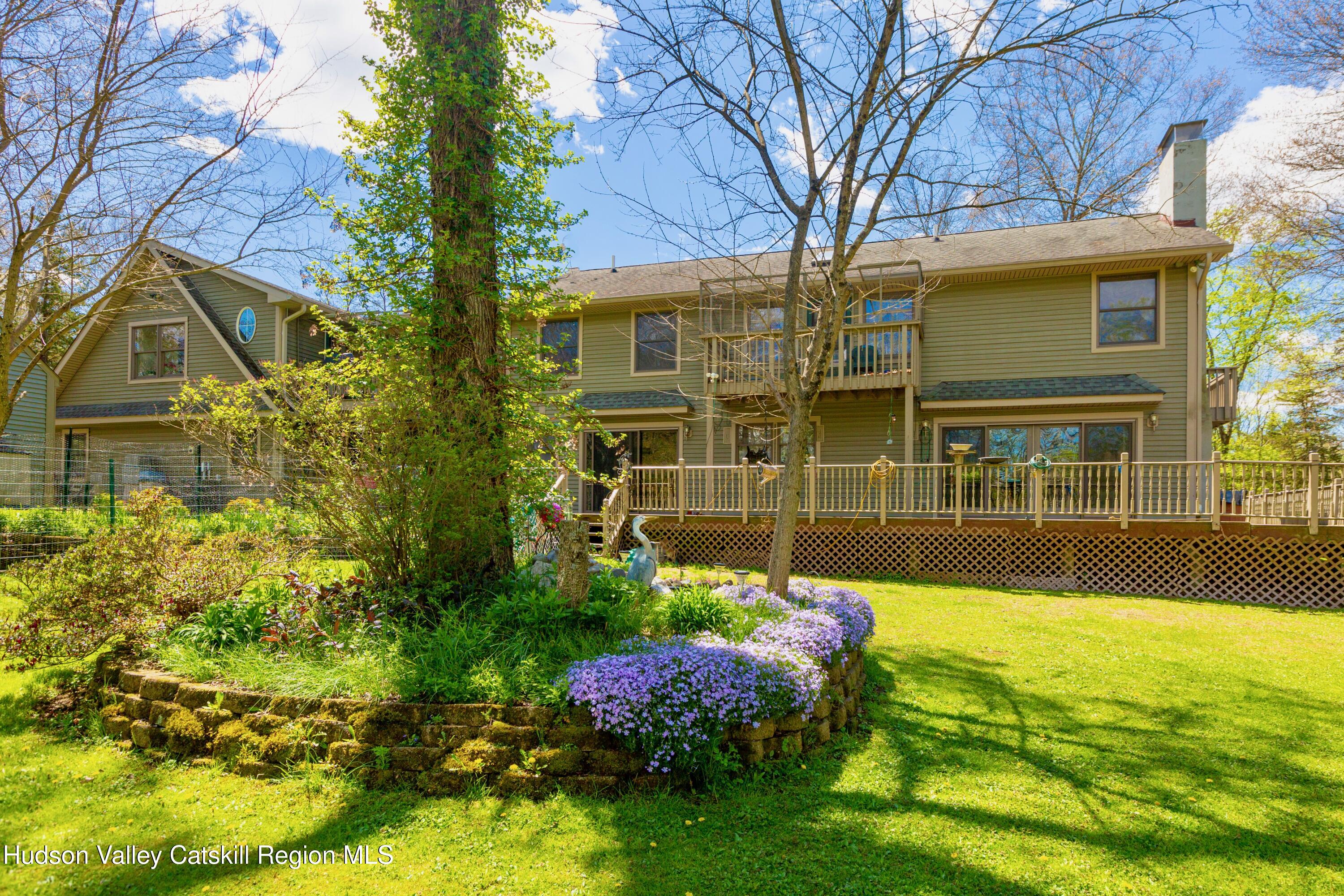15 Unity Lane