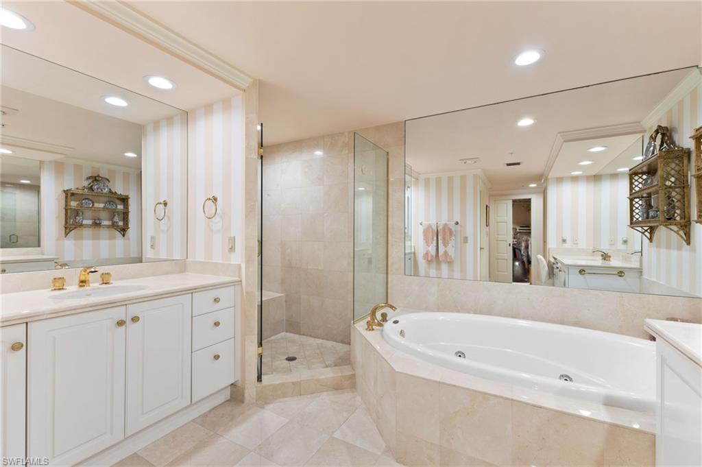 3991 Gulf Shore BLVD N # 1004
