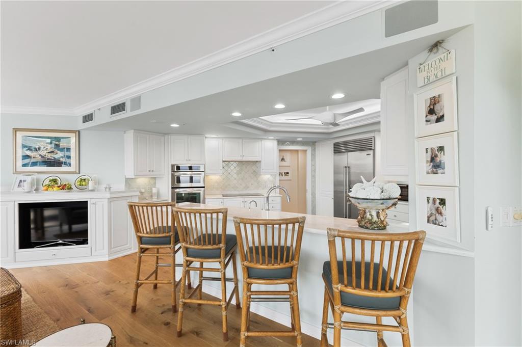 3991 Gulf Shore BLVD N # 1004