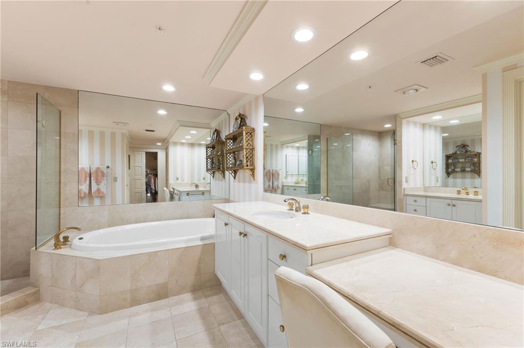 3991 Gulf Shore BLVD N # 1004