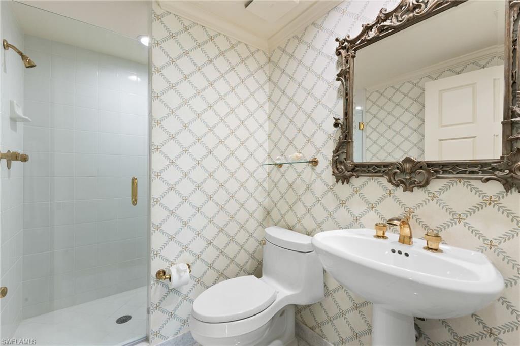 3991 Gulf Shore BLVD N # 1004