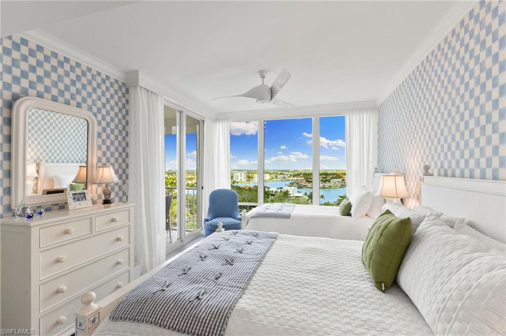 3991 Gulf Shore BLVD N # 1004
