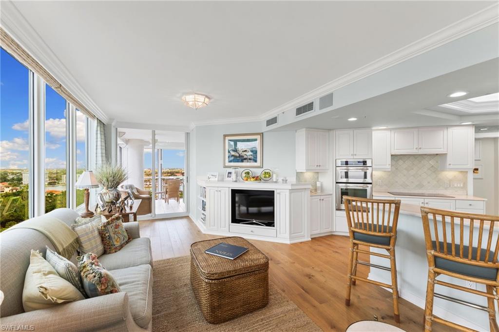 3991 Gulf Shore BLVD N # 1004