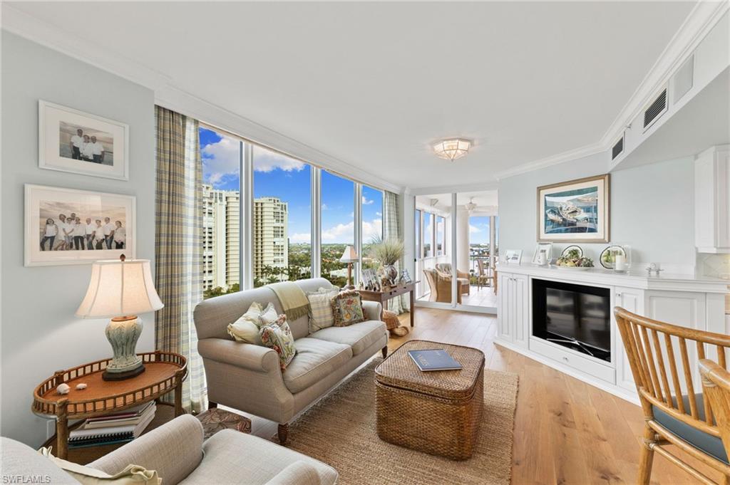 3991 Gulf Shore BLVD N # 1004