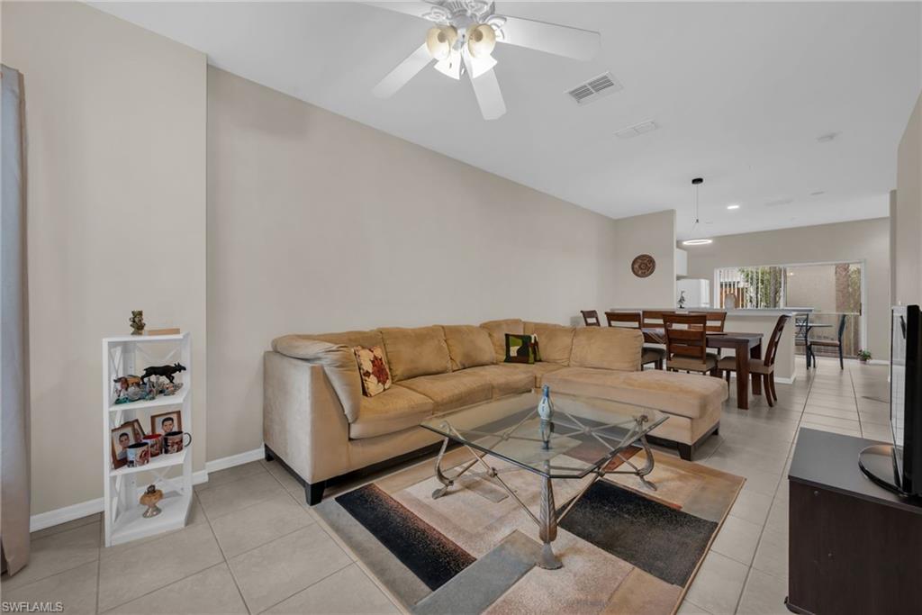 3280 Lindsey LN 49