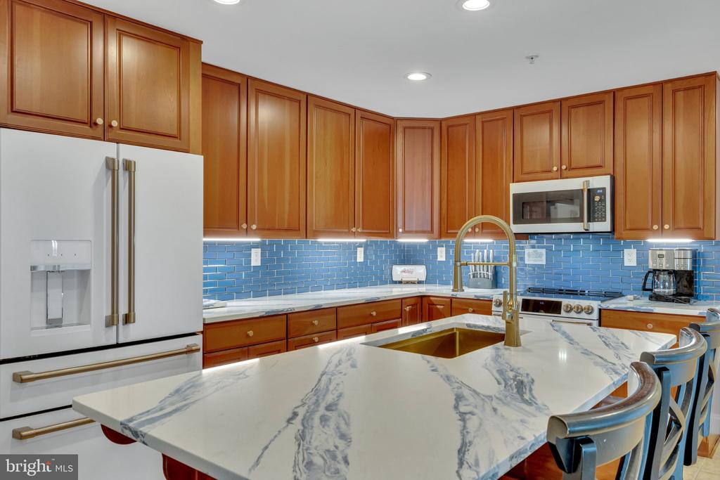301 14TH STREET Unit: 301