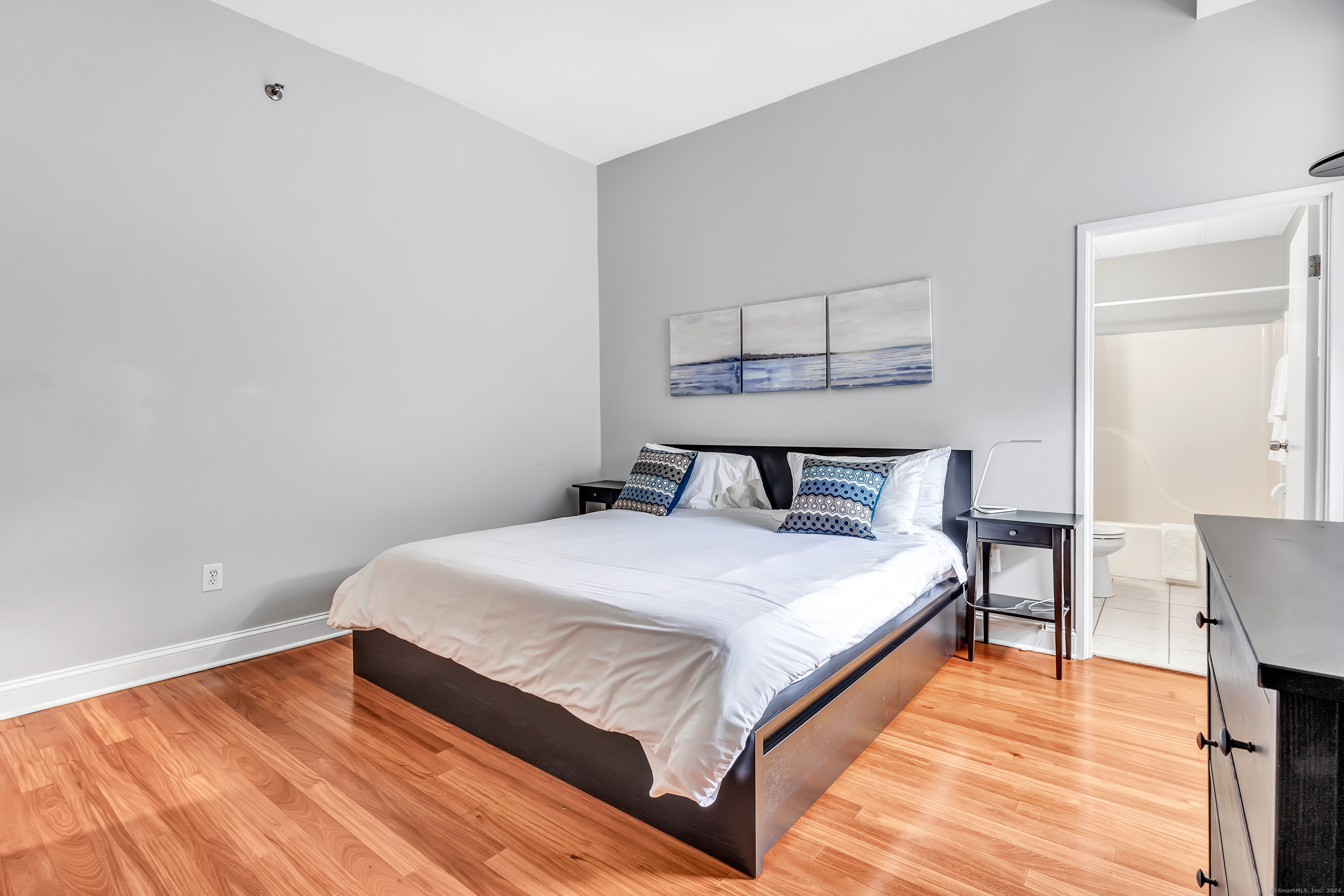 196 Crown Street 2C/205