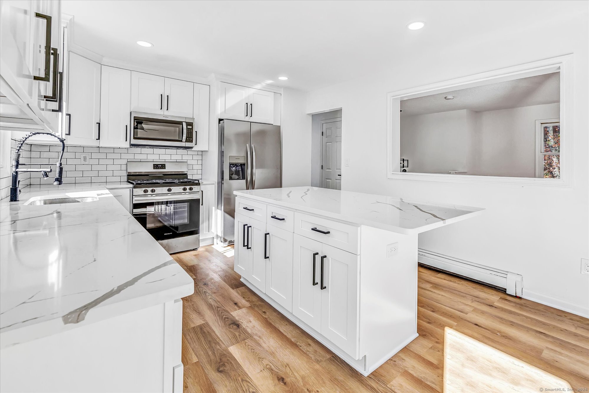 25 Los Angeles Avenue