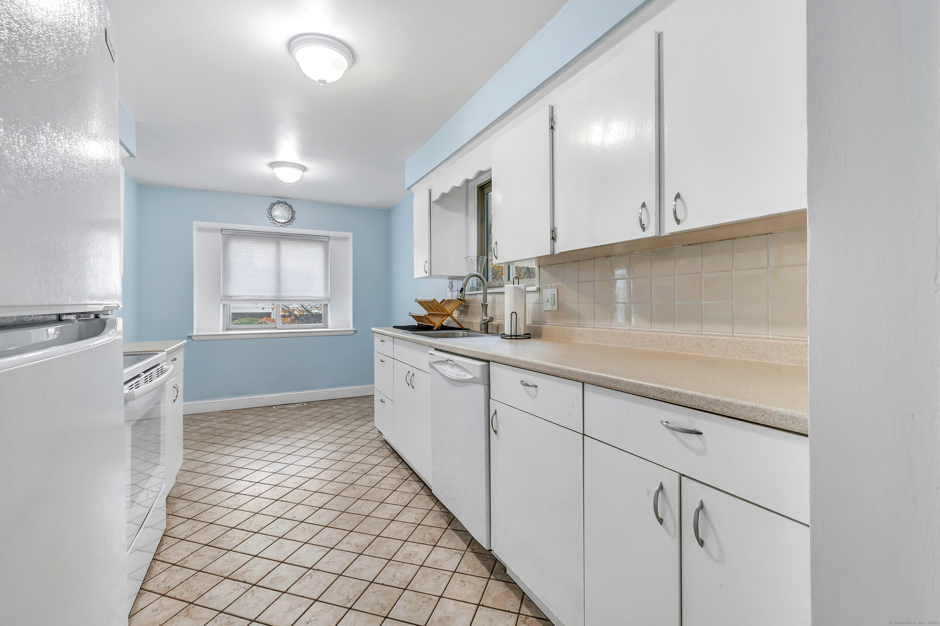 4 Meeting House Road A