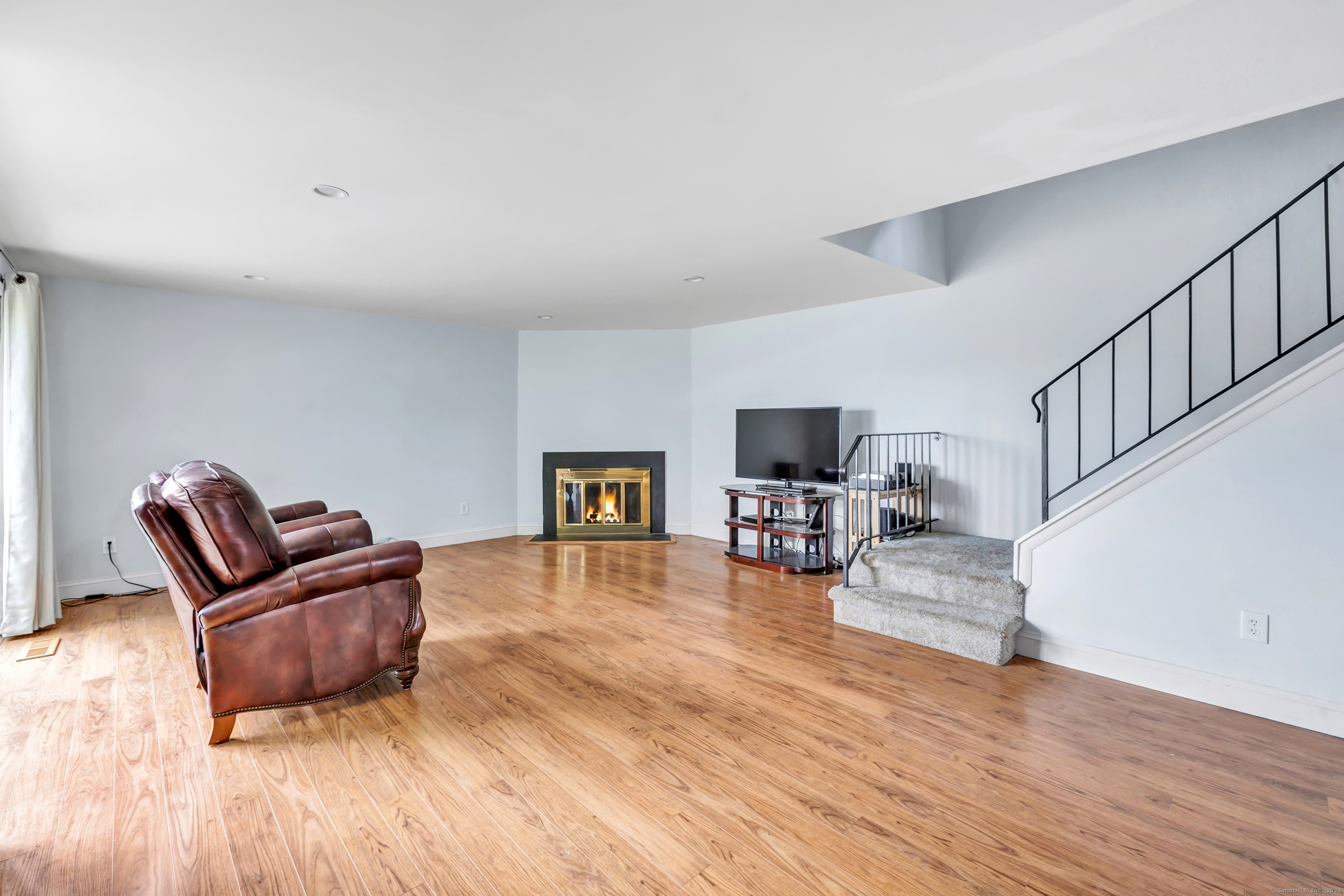 4 Meeting House Road A