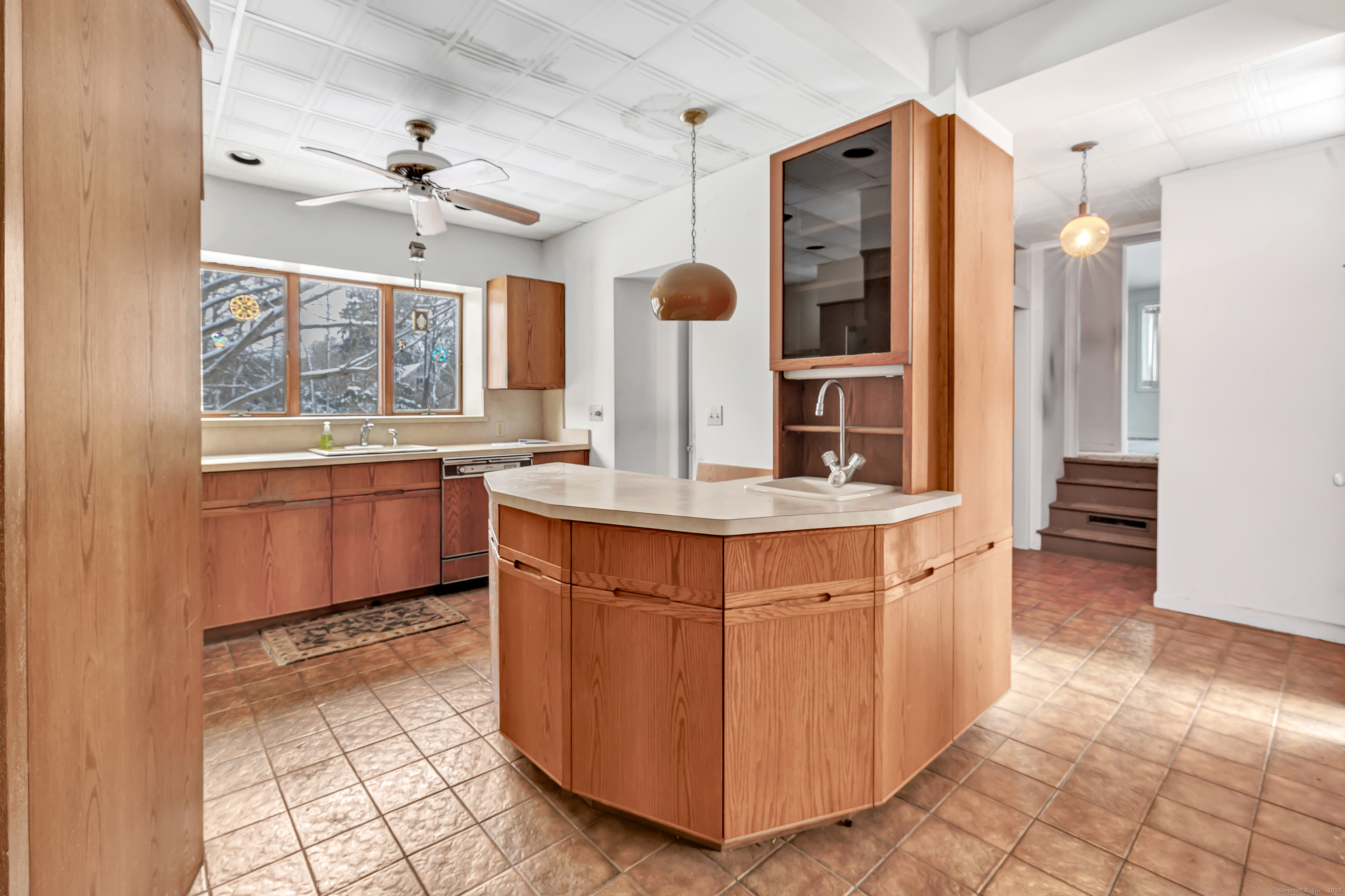 884 Grassy Hill Road