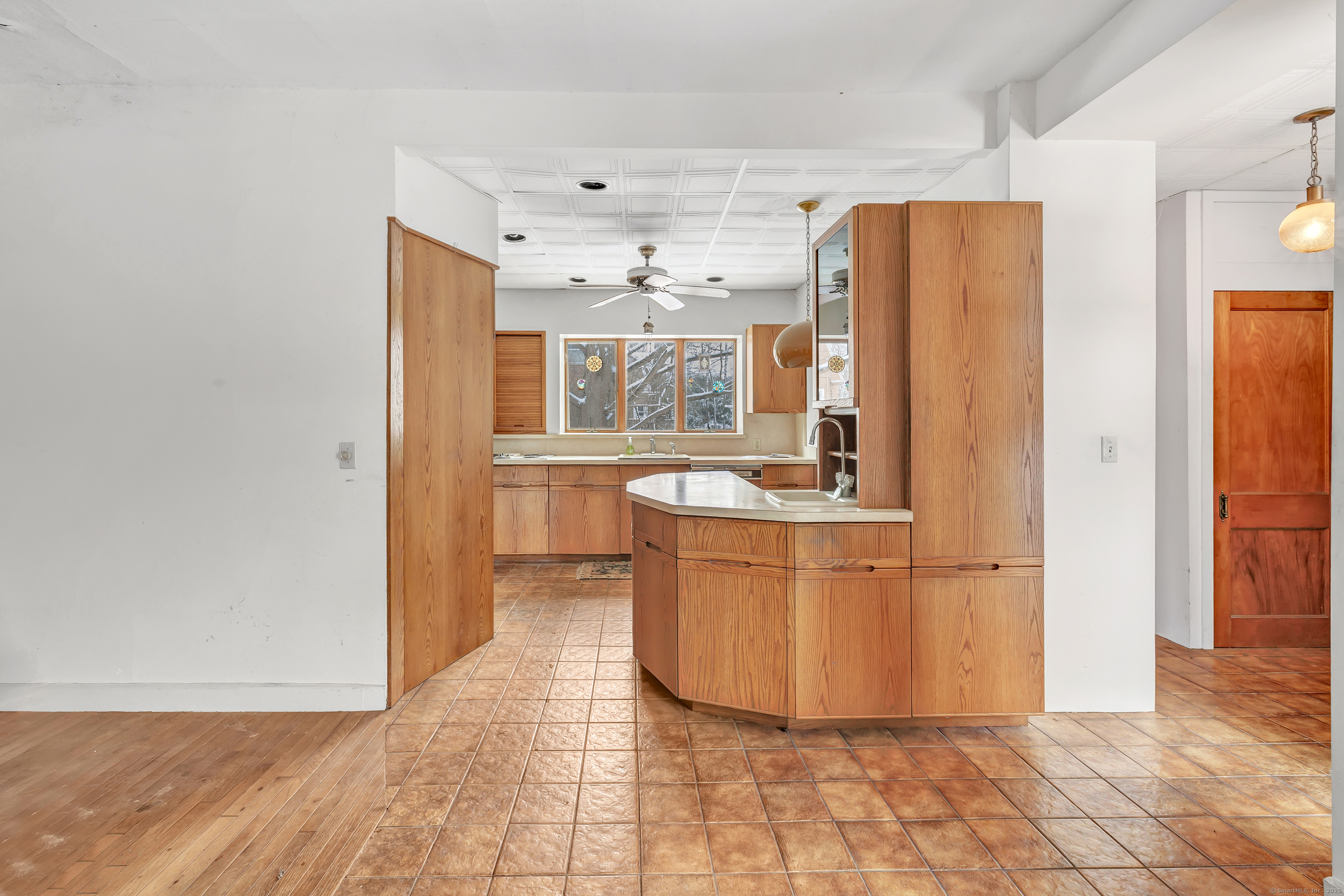 884 Grassy Hill Road