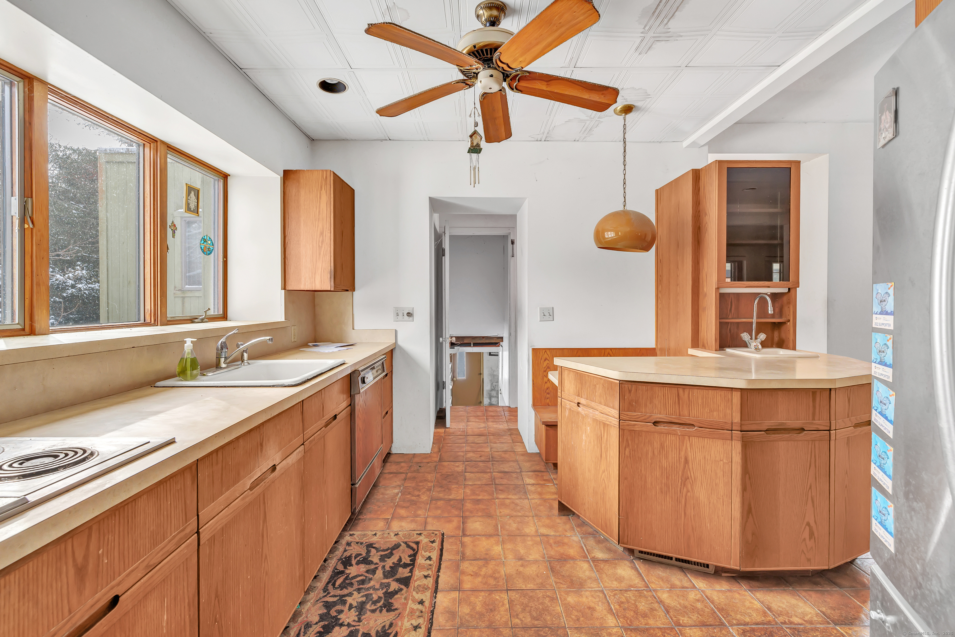 884 Grassy Hill Road