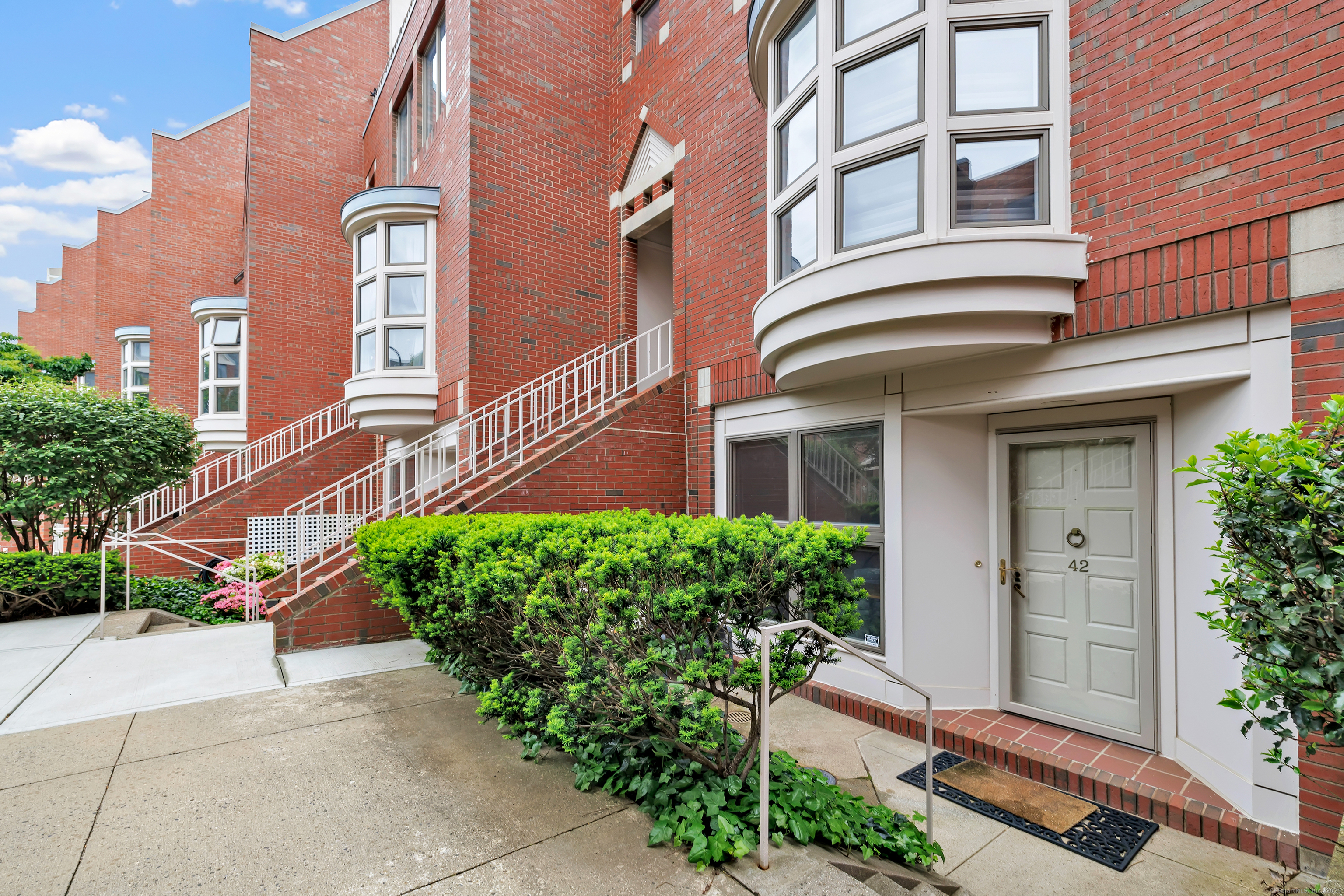 42 Temple Court 42