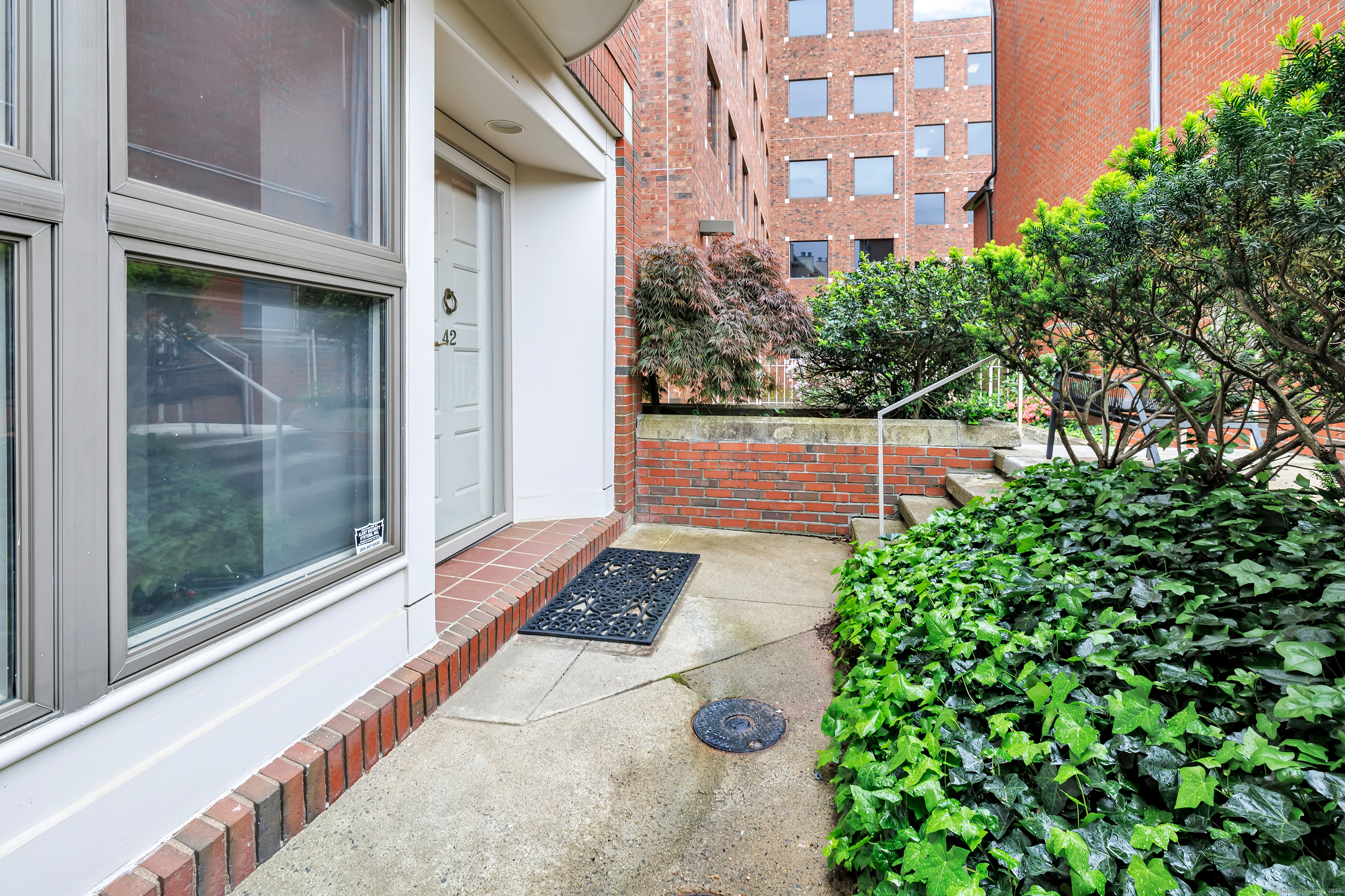 42 Temple Court 42