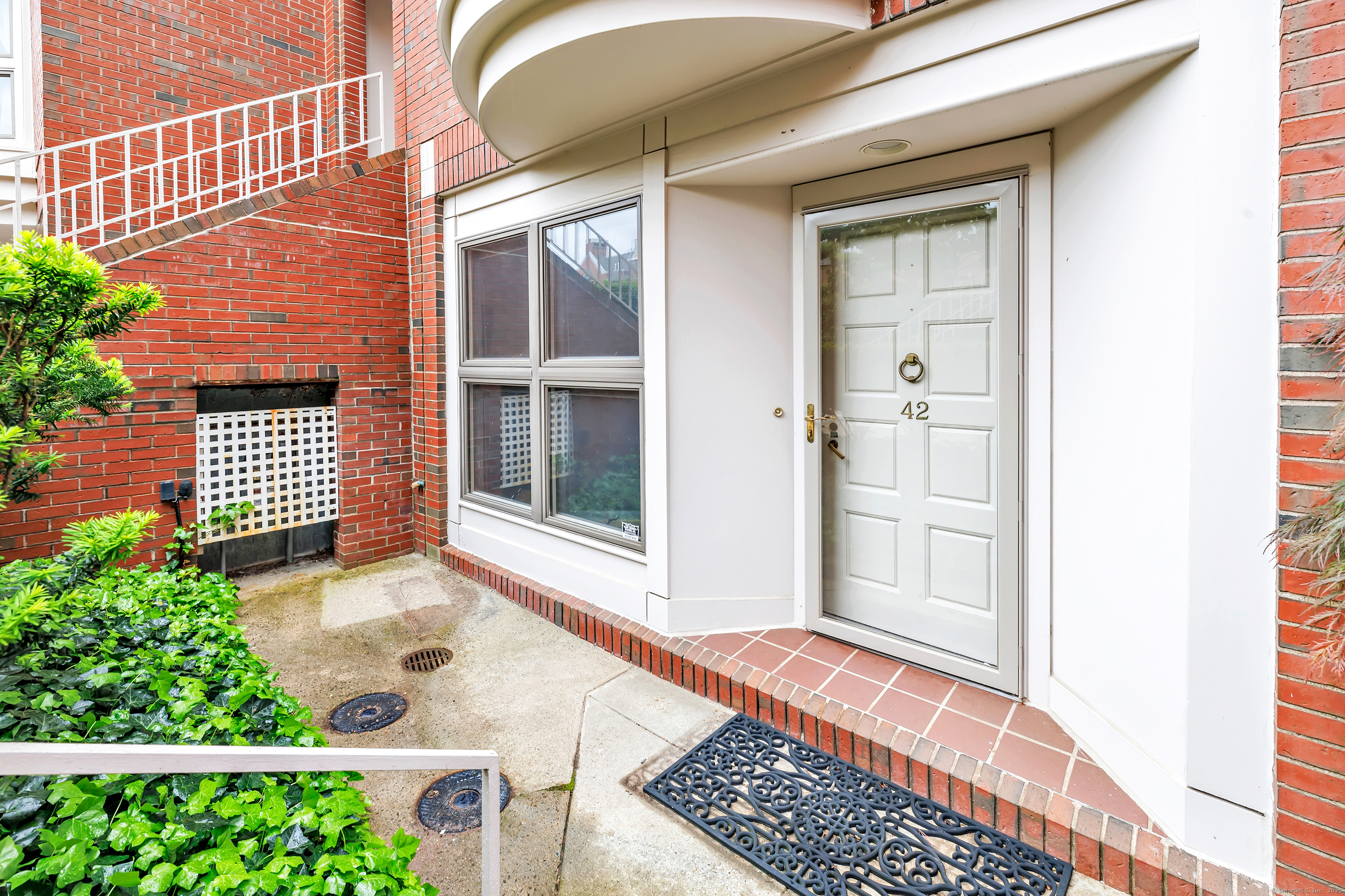42 Temple Court 42