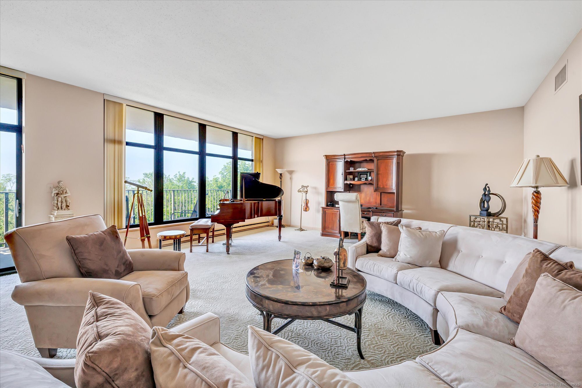 3200 Park Avenue 6F1