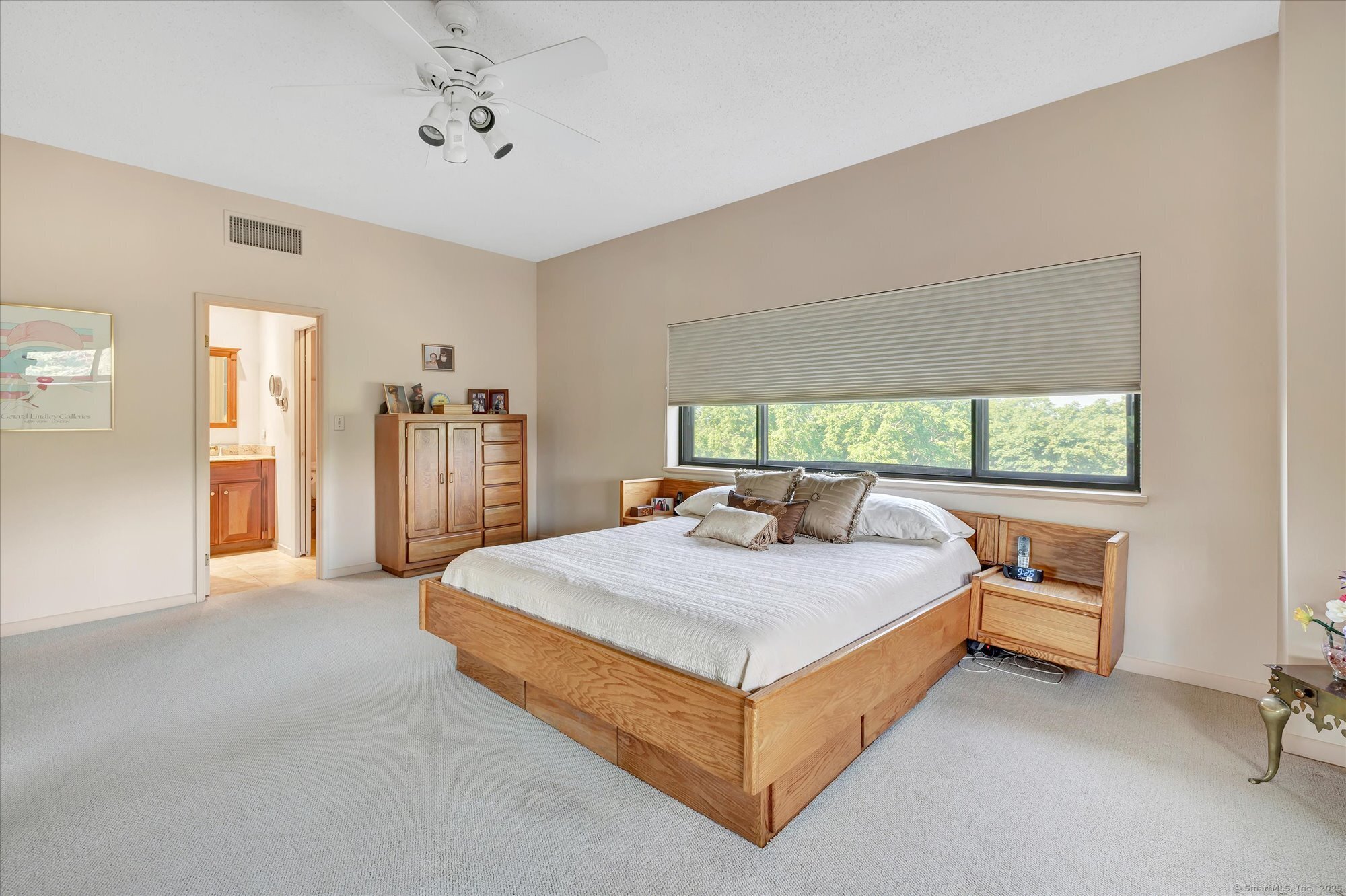 3200 Park Avenue 6F1