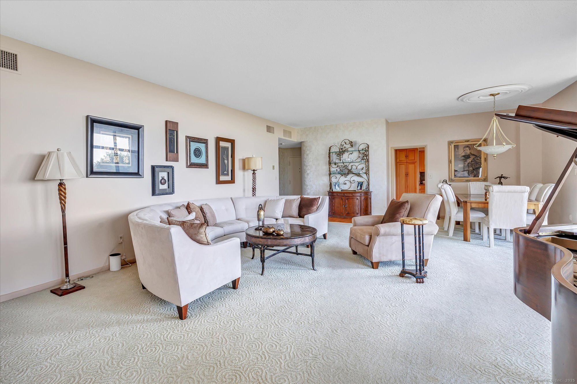3200 Park Avenue 6F1