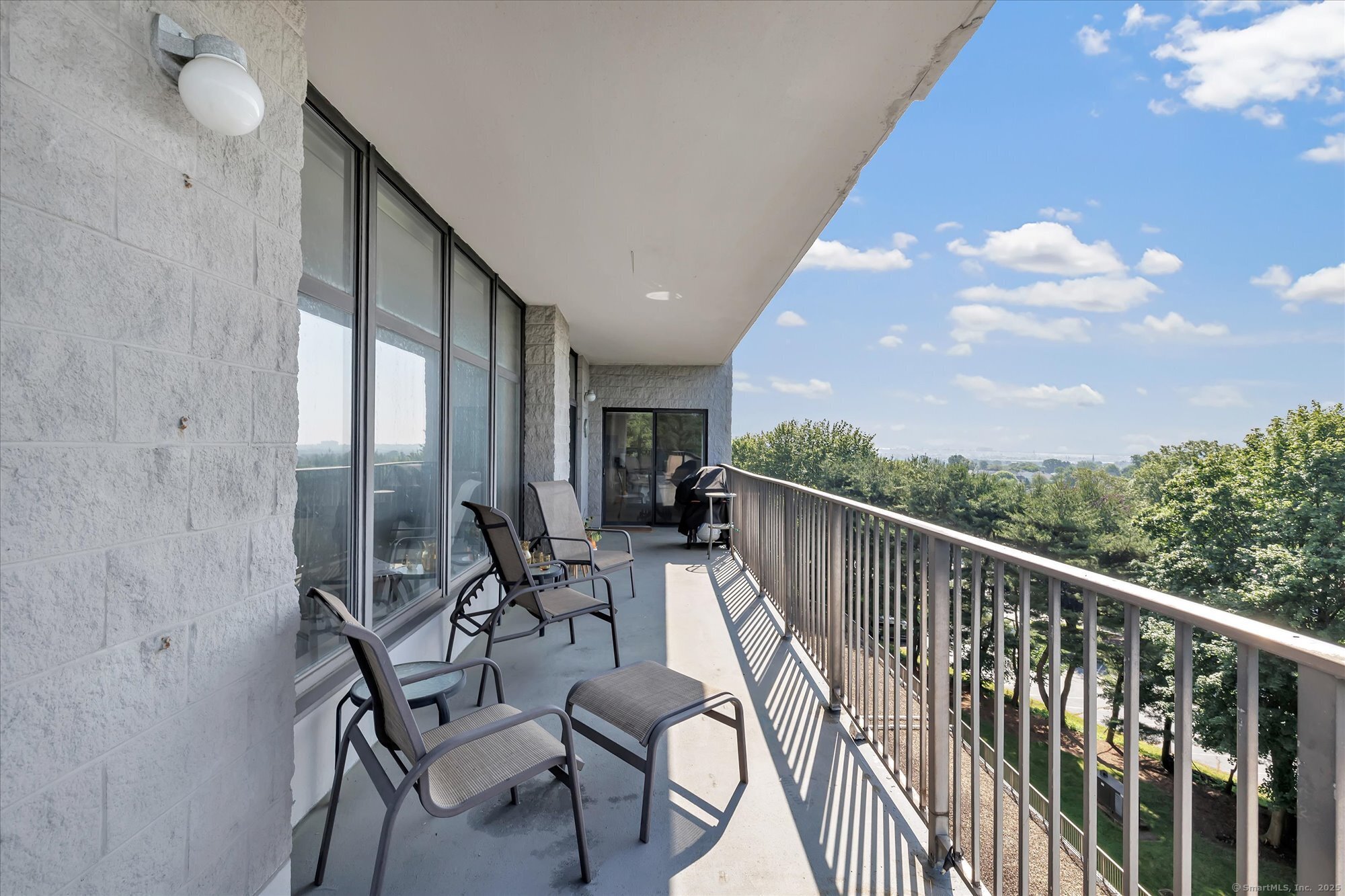 3200 Park Avenue 6F1