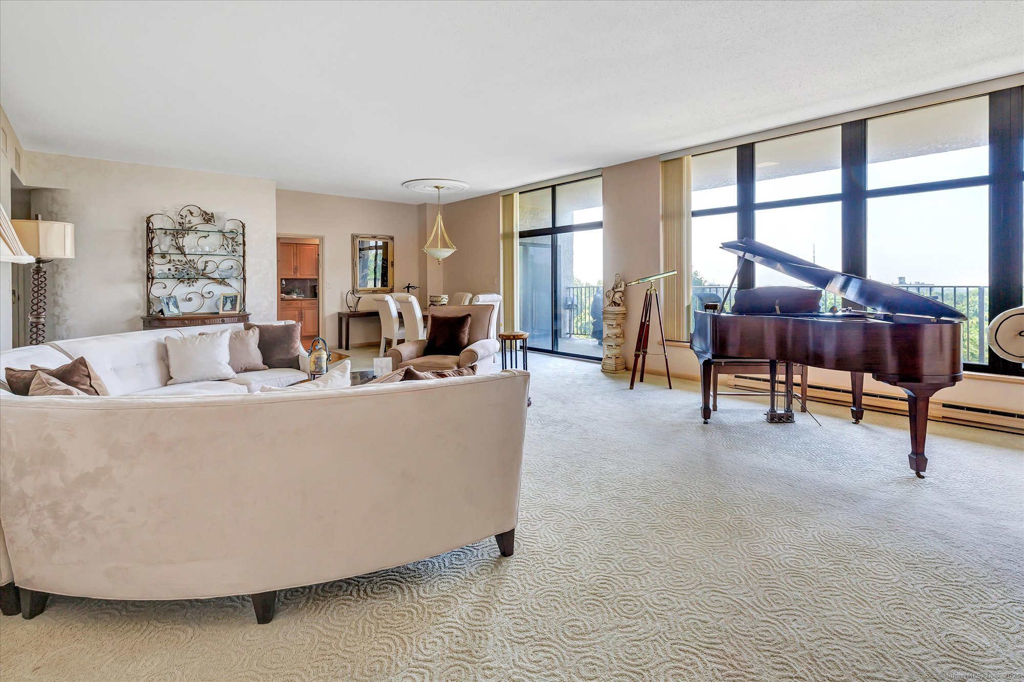 3200 Park Avenue 6F1