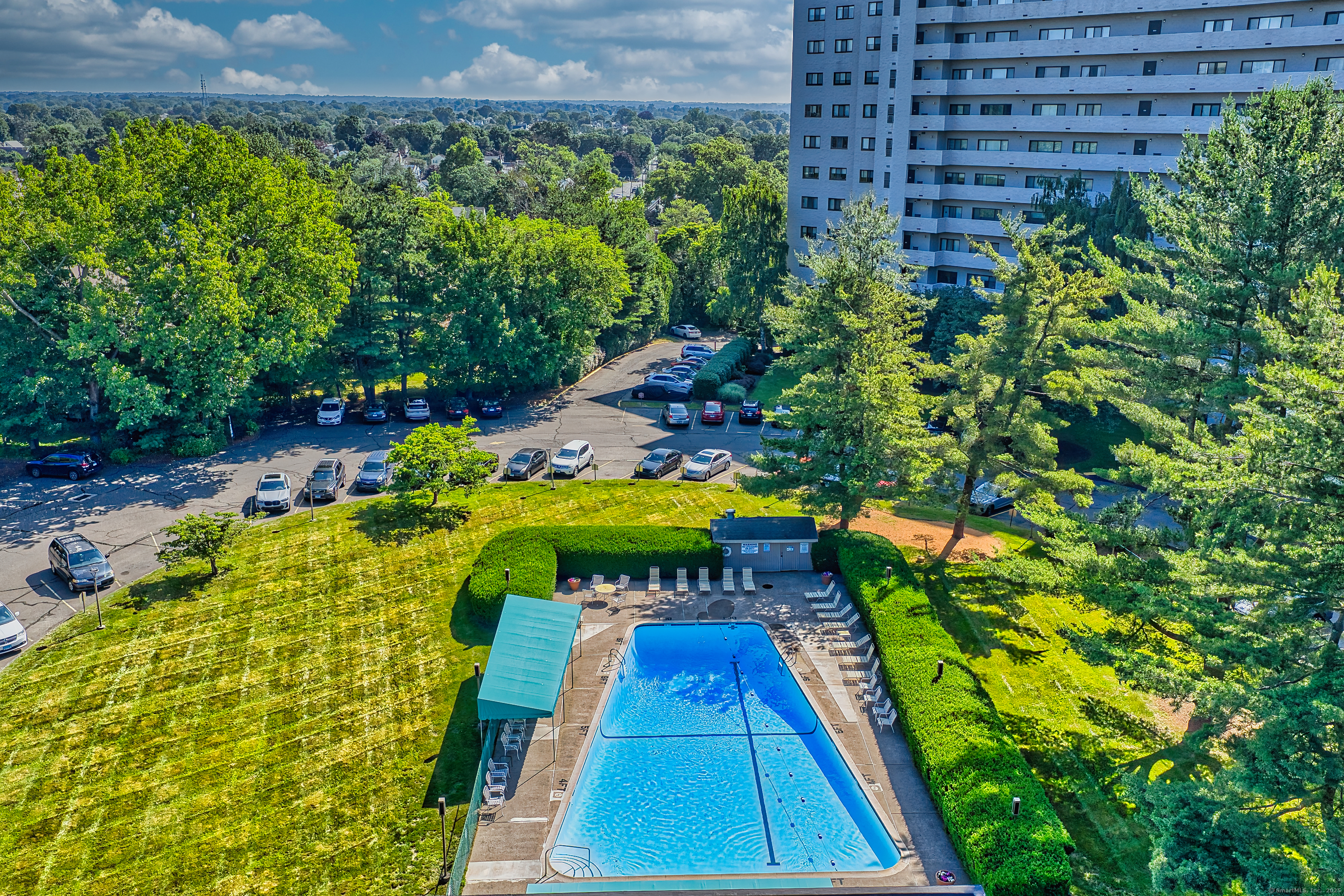 3200 Park Avenue 6F1