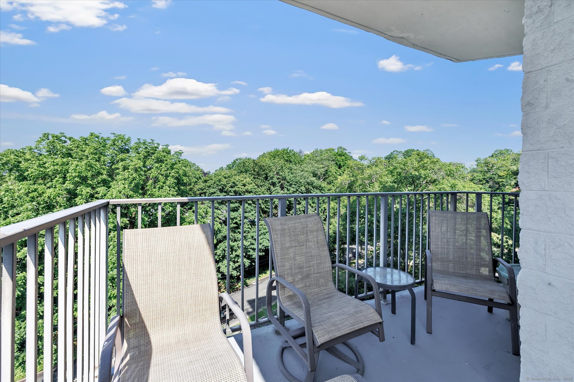 3200 Park Avenue 6F1